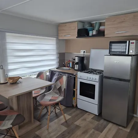 キャンプ場 Mobil-home N 48 *